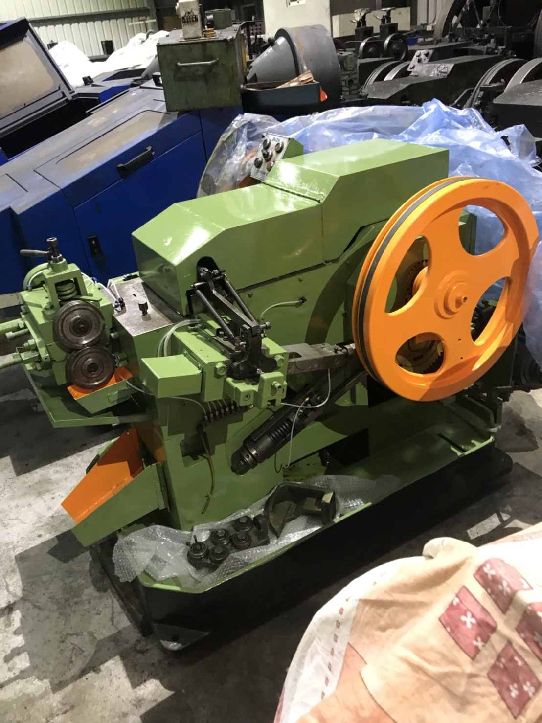 Куплю Холодновысадочные автоматы и резьбо-накатку. Любой формат used в ...