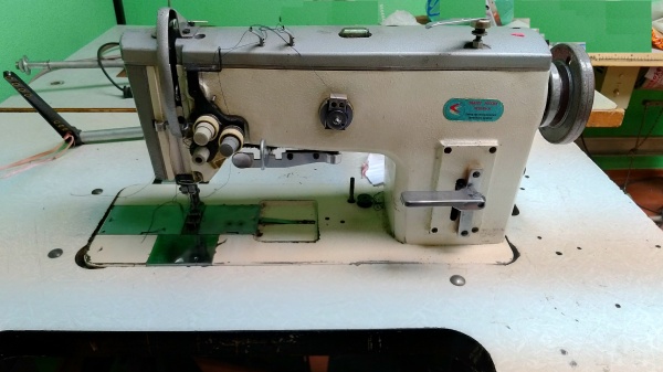 двухигольную швейную машину