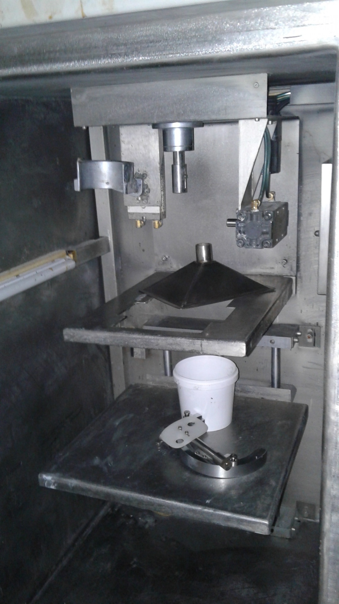 Ct mini-m вакуумно литьевая машина. Оборудование для литья вакуумным всасыванием. Вакуумный автомат для литья. Литье под давлением и центробежное литье. Вакуумная литьевая машина klm v 400 a.