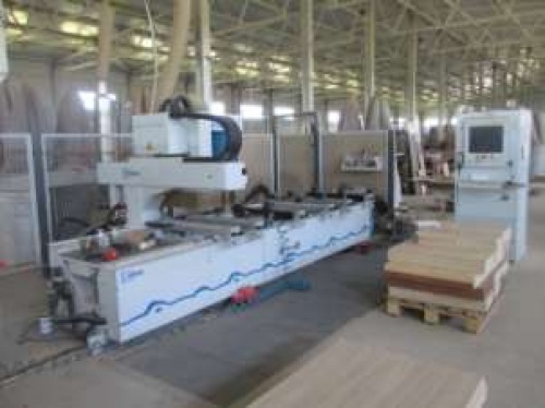 распил центр. станок для обработки пластикового профиля для рам. раскрой листового материала. распил листовых материалов. распил для лдсп детали для мебели на форматнике.