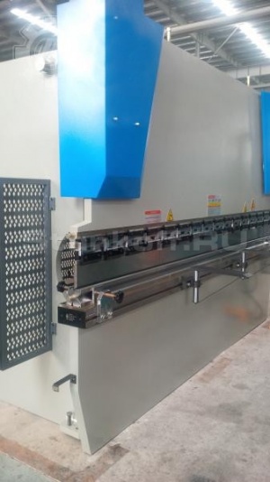 Гидравлический листогибочный пресс WC 67K 80/3200 с ЧПУ Estun 21