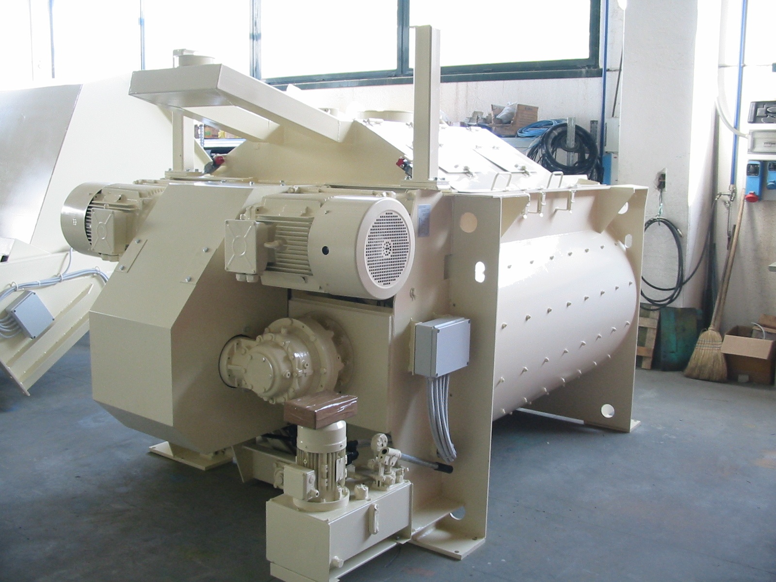 Двухвальный смеситель, лопастный смеситель, смеситель горизонтальный ...