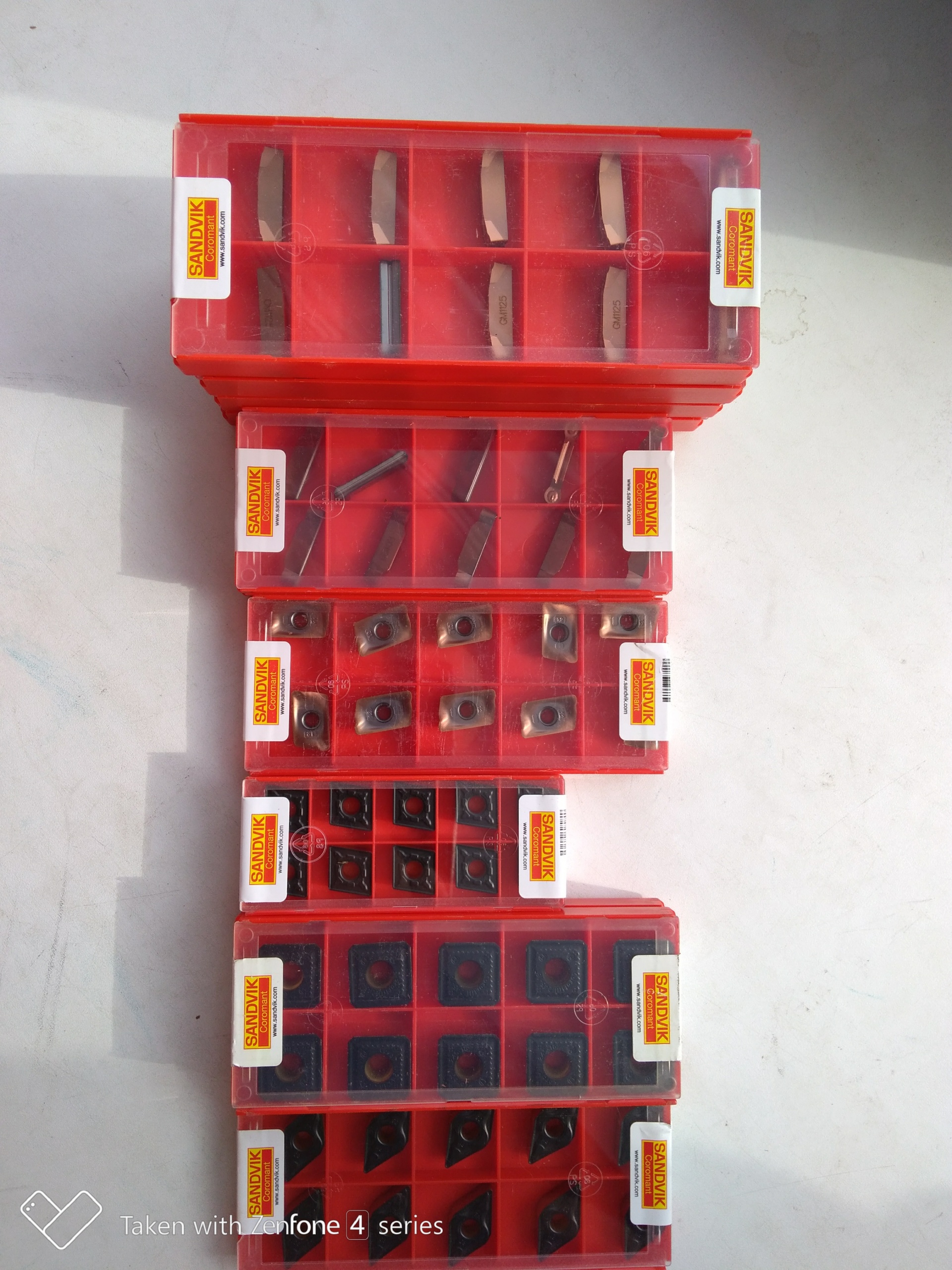 Куплю пластины сандвик, искар, корлой new в Нижнем Тагиле по цене 150 ...