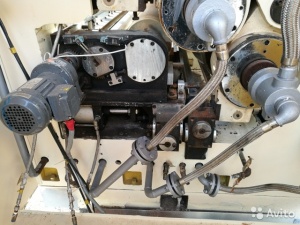 Вакумный карданный гофропресс для пр-ва гофрокартона со сменными валами B/C/E 1400 мм, паровой нагрев, в отличном состоянии