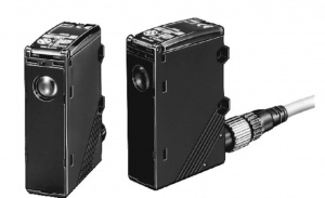 E3M-VG26 Фотодатчик цветн метки дист 10+/_3мм, PNP, дифф, луч 4*1mm, под разъем Omron