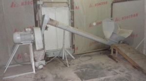 Дробилка Др-5 с шнековым питателем и бункером загрузки (30кВт 5 тн/час)
