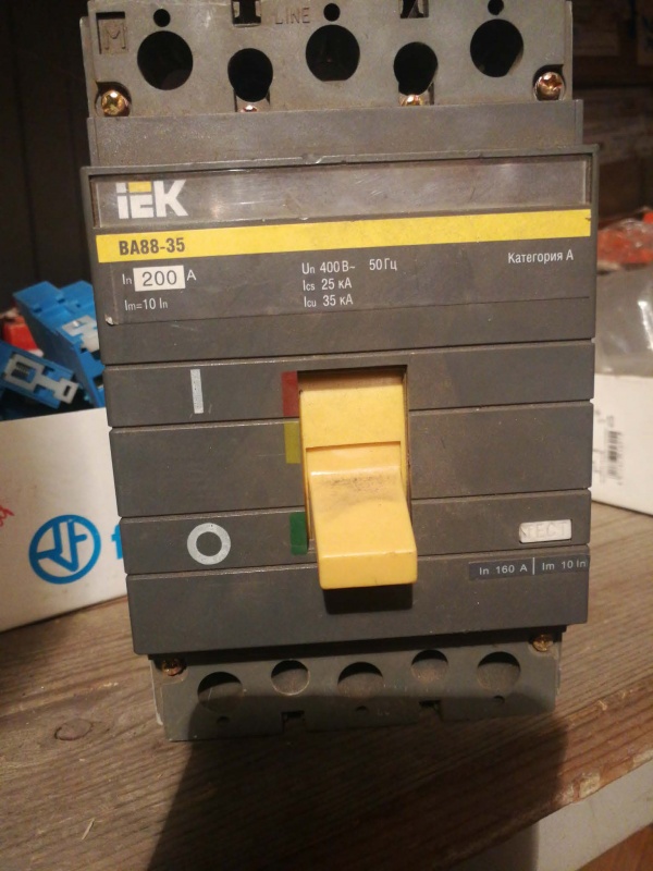 Автомат ВА88-35 3Р 200А 35кА купить Б/У в Томске - Биржа оборудования ...
