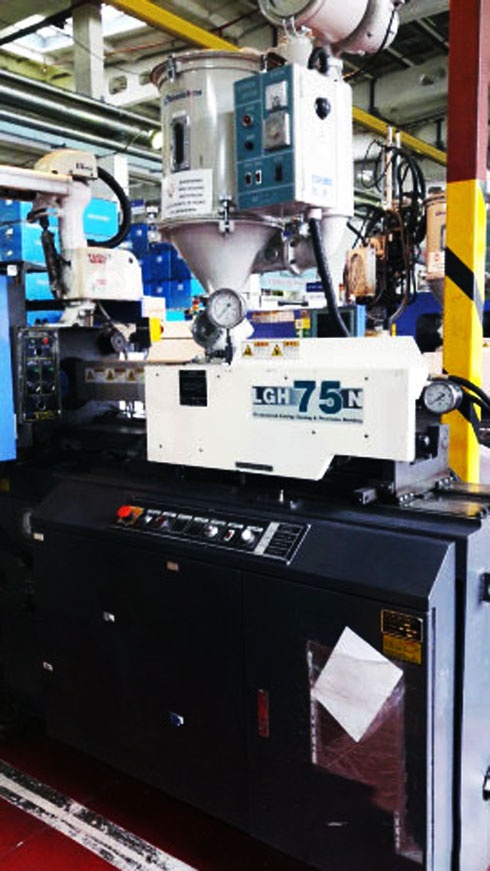 Термопластавтомат LS Cable&Machinery (Ю.Корея) 75 тонн. с роботом