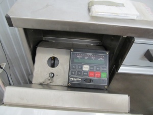 Автомат для мойки и дезинфекции Miele Professional Ir 6001