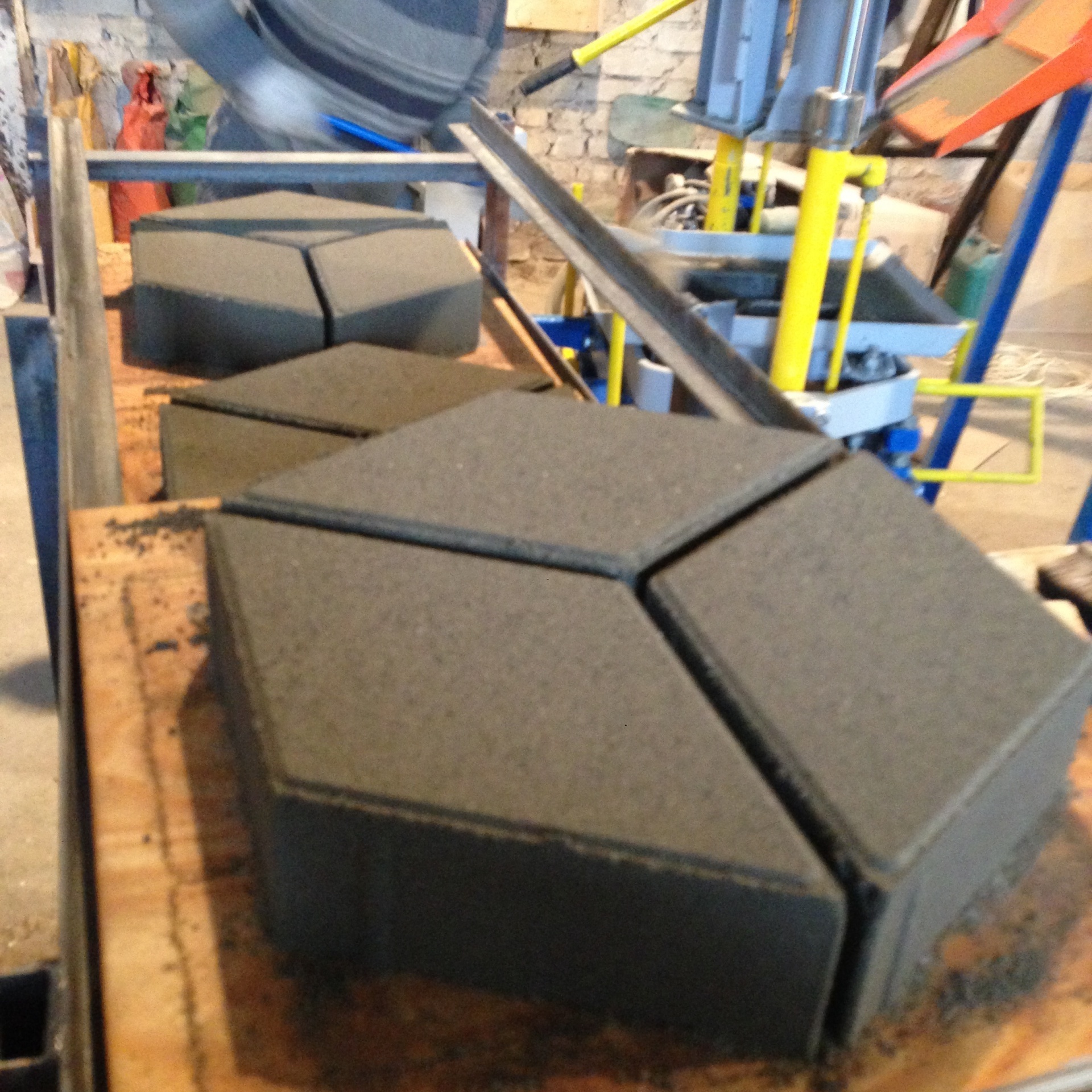 Изготовление тротуарной плитки в гараже