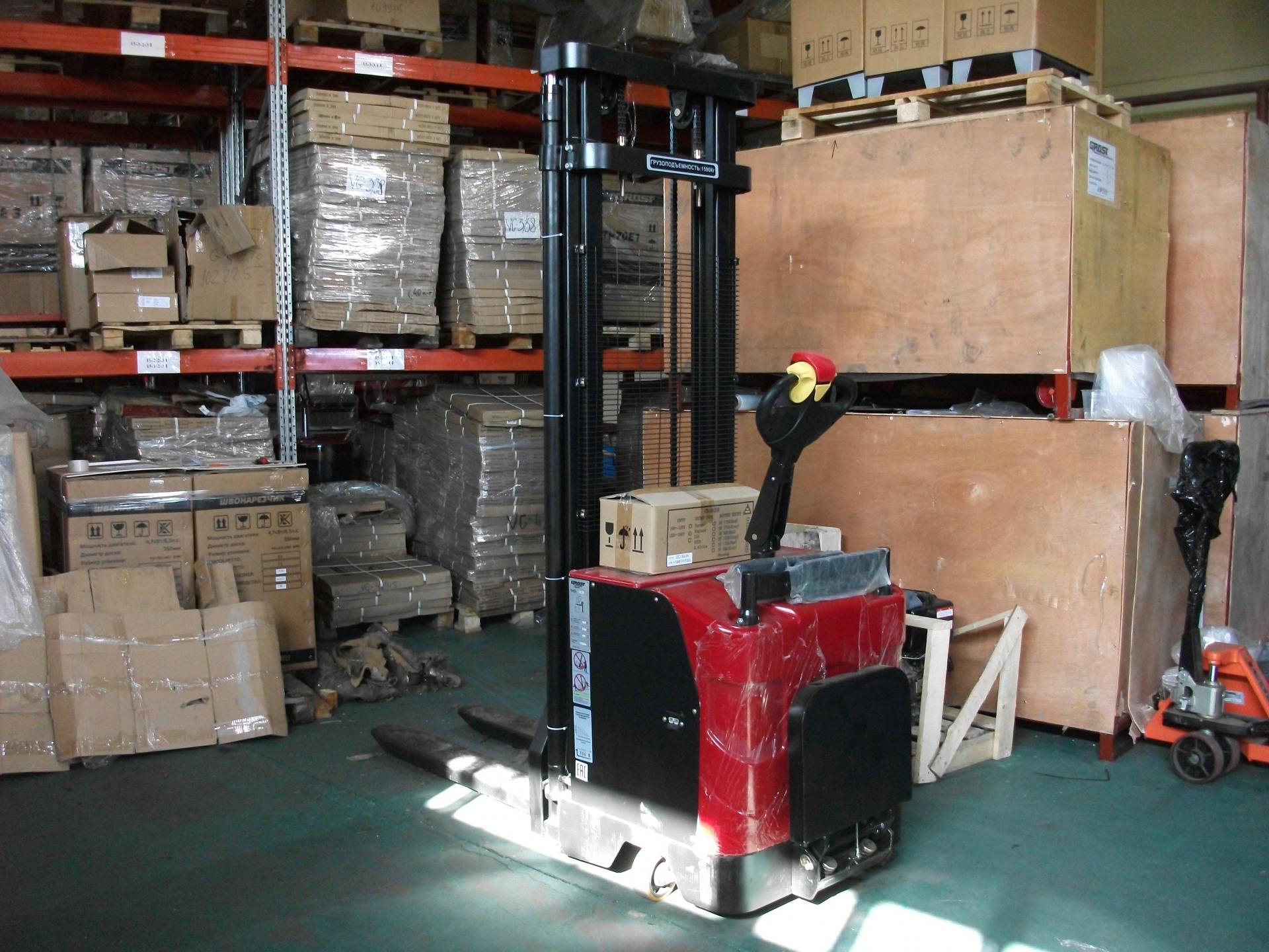 самоходные штабелеры купить в Санкт-Петербурге по цене 200 000 руб ...