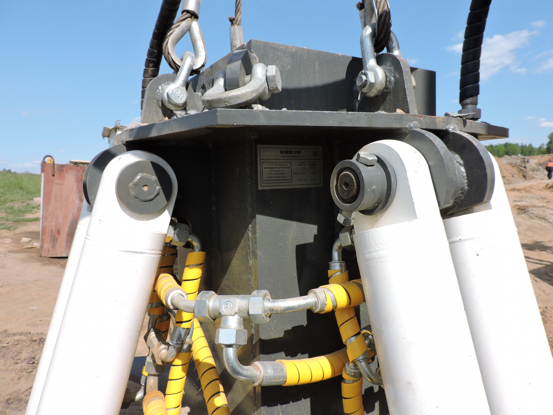 Для срубки свай гидрозуб