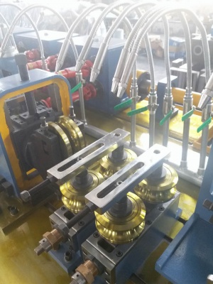 Оборудование для производства стальных прямошовных труб модель 25,Китай 2018