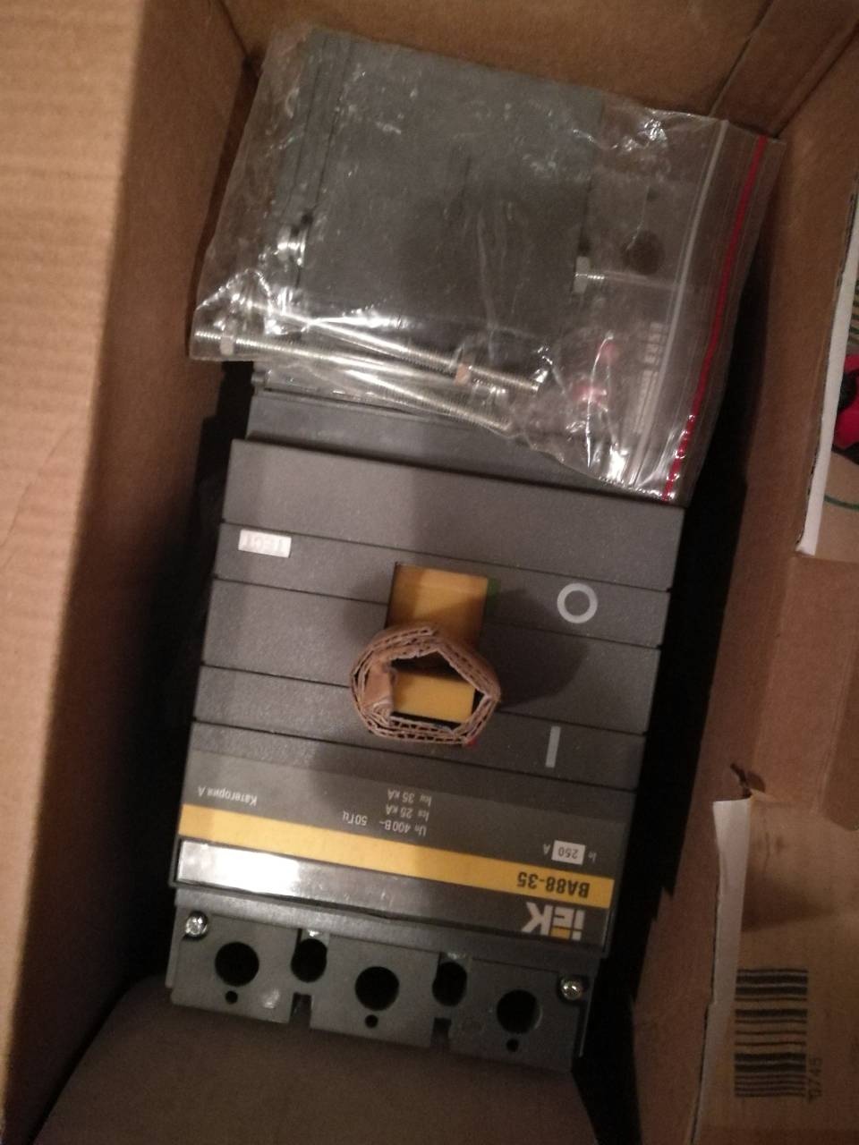 Выключатель автоматический ВА88-35 3Р 250А 35кА с электронным ...