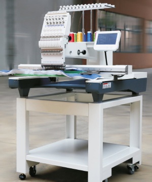 Одноголовочная вышивальная машина VM-1501