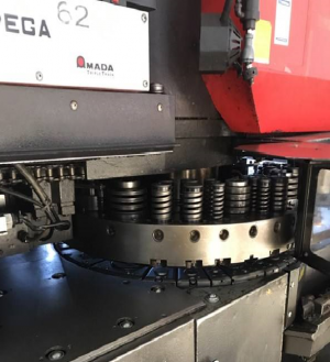 Amada Pega 357 Координатно-револьверный пресс