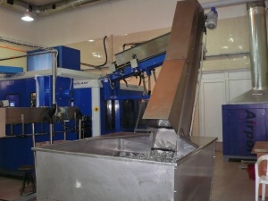 автомат выдува ПЭТ-бутылей SB-8000 (про-во Польша) с бункером подачи преформы