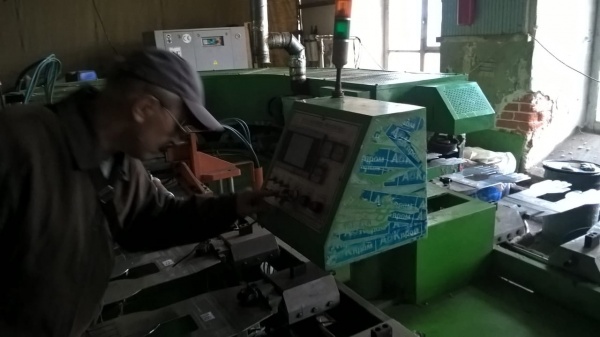 Оборудование по нанесению ПВХ на ХБ перчатки производства Юж.Корея Донгсонг модель DS-200