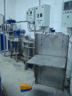 Комплект оборудования для растворения и смешивания при нагревании природных и синтетических полимеров. Применимо для йогуртов, майонеза