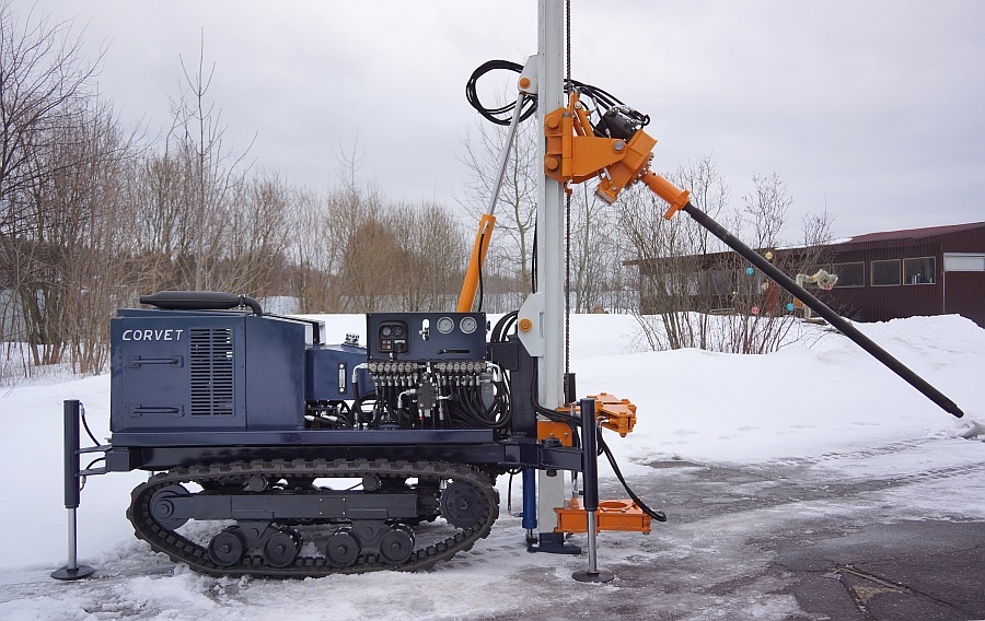 Буровой станок kaishan kt25. Буровой станок пневмоударного бурения kaishan kt25. Kaishan kt12. Буровая установка на гусеничном ходу. Мгбу на гусеничном ходу.