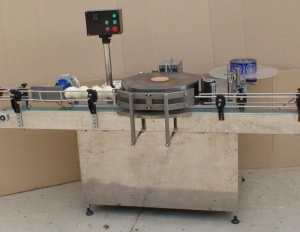 Этикетировщик автомат на полипропиленовую этикетку горячий клей