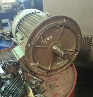 Трехфазный электродвигатель АИР112МВ6