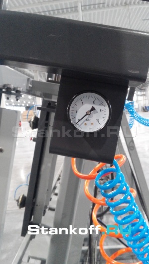 Пресс гидравлический вертикальный для оконного и строительного бруса и щита SL250-12GR