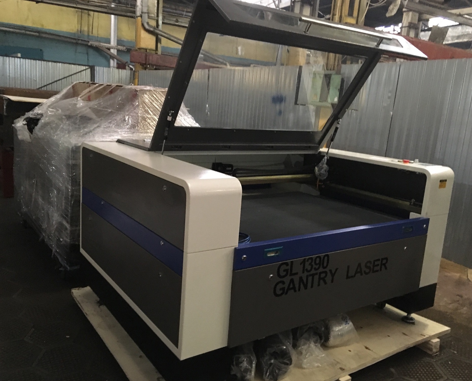 Лазерный станок 900 600. Лазерный станок с чпу raylogic 11g 690. Unimach лазерный станок. Лазерный станок ts1560h ipg 12000w. Veles лазерный станок.