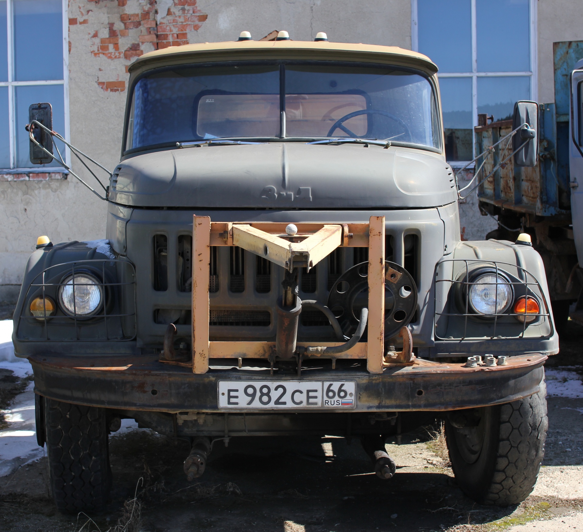 avtomobil kombinirovannyj dorozhnyj ed