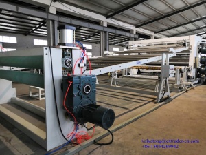 Экструзионная линия для производства гидроизоляционных листов из ПНД 3000-8000мм