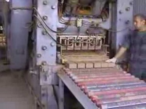 Оборудование для изготовления кирпича полусухим прессованием на основе пресса СМ 1085