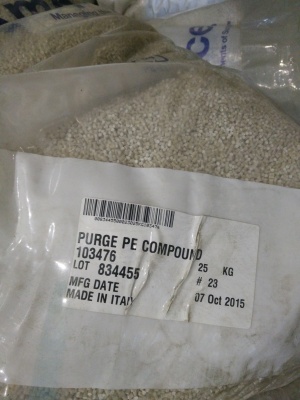 Ampacet 103476 Purge PE compound