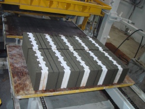 Вибропресс для производства тротуарной плитки SUMAB R-1000 (1300-1600 м2/смена) Швеция