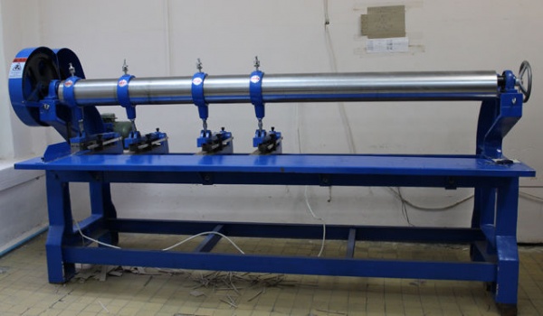 Просекательный станок гильотинного типа (эксцентриковый слоттер) для производства гофротары
