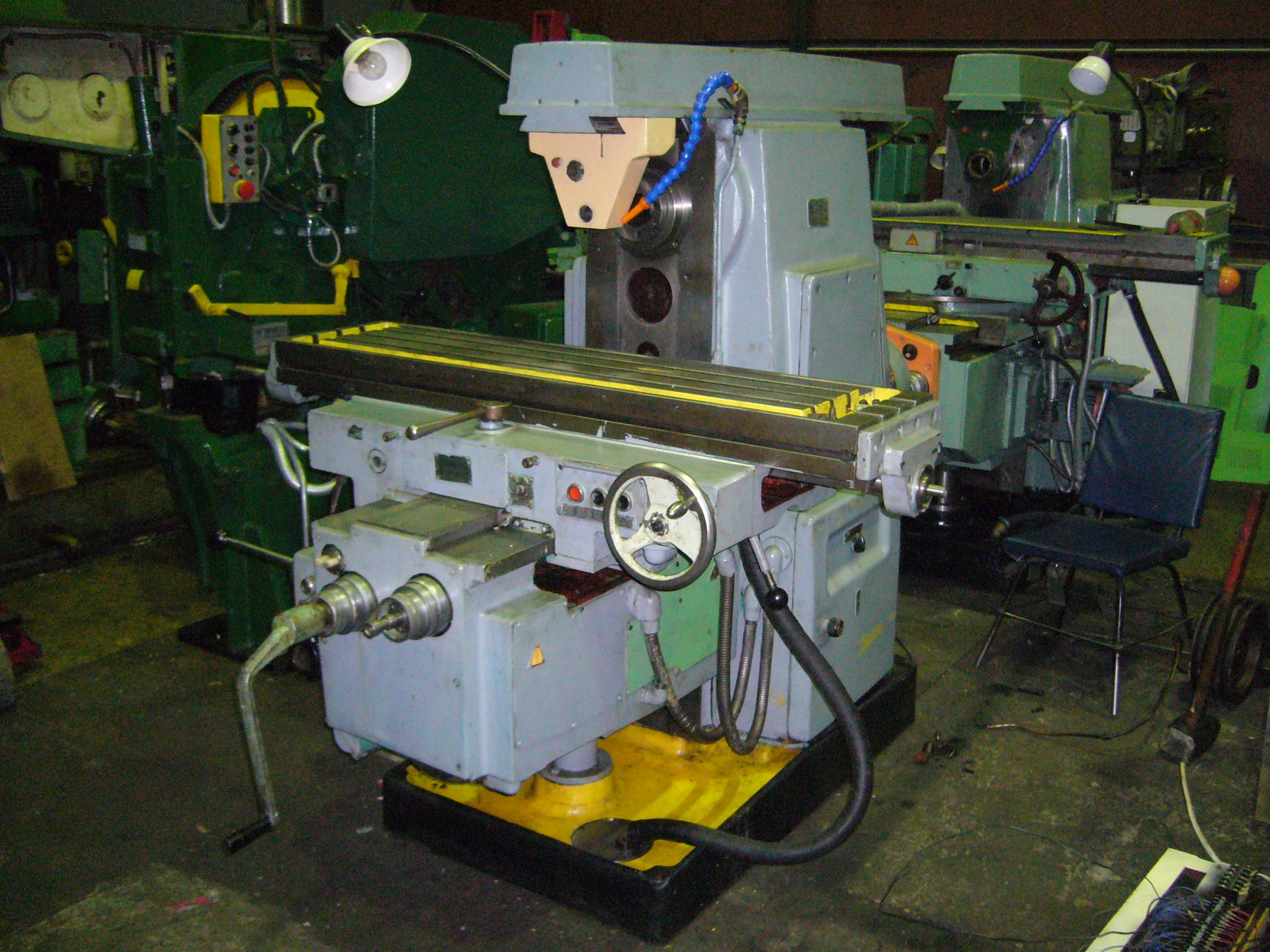 универсальный фрезерный станок 6т80ш. 6т80 фрезерный станок. 6н80ш универсально-фрезерный станок. 6т80ш станок фрезерный консольный широкоуниверсальный. 6т80 фрезерный станок.