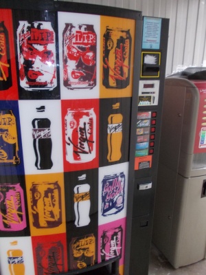 Торговый автомат холодными напитками.ZANUSSI