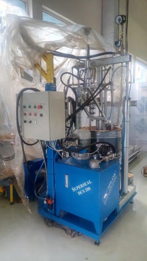 Экструдер для нанесения 2-х компонентных герметиков SUPERSEAL DCS200