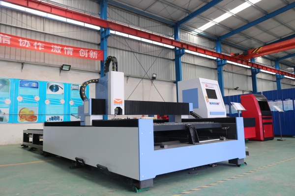 Лазерное оборудование по лазерной резки металла,цена низкая a качество высокое в Китае