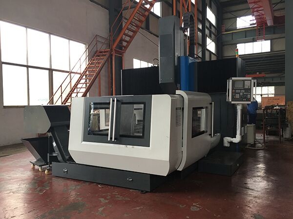 Universal milling machine with horizontal milling function