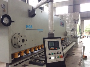 Гильотинные ножницы HGS 16х4000