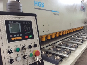 Гильотинные ножницы HGS 16х4000