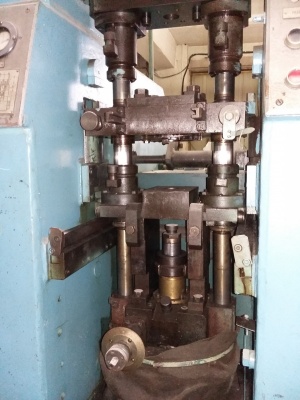 Пресс-автомат КА 0624 для прессования металлических порошков. Усилие 25тн. В отл. состоянии