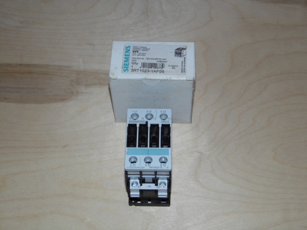 Контактор Siemens SIRIUS 3RT1023-1AF00