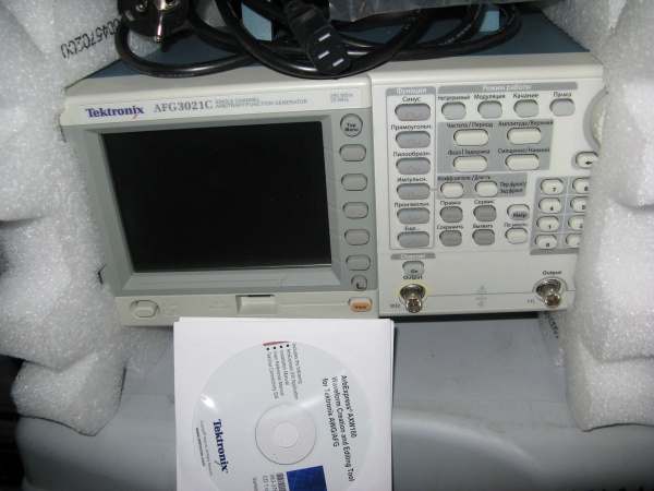Генератор стандартных сигналов Tektronix AFG3021C