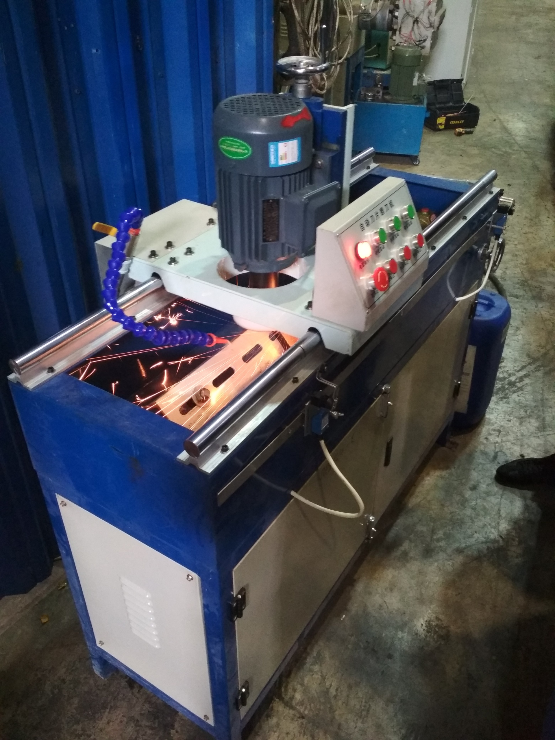 Заточной полуавтоматический червячный станок 3662. Mfd 600 заточной станок для плоских ножей. Mf 2070. Mf206n заточной станок для плоских ножей. Полуавтоматические станки для заточки плоских ножей.