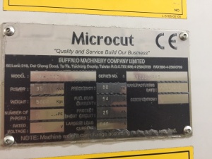 Вертикальный обрабатывающий центр с ЧПУ Microcut VM-1000