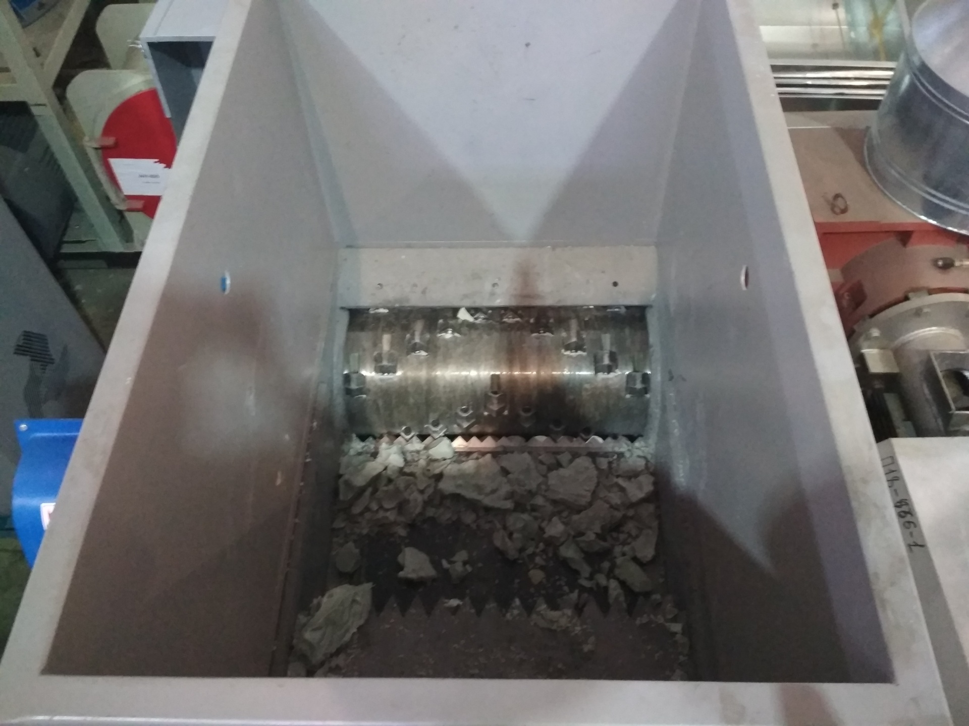 Измельчитель шредер для пластика одновальный купить в Новосибирске по ...