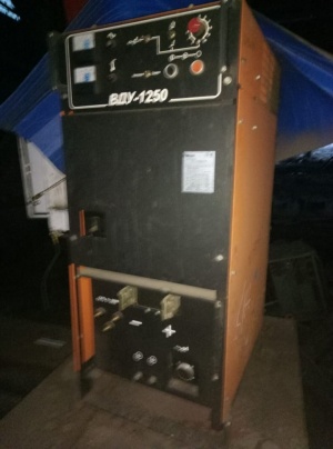 Сварочный источниу ВДУ1250
