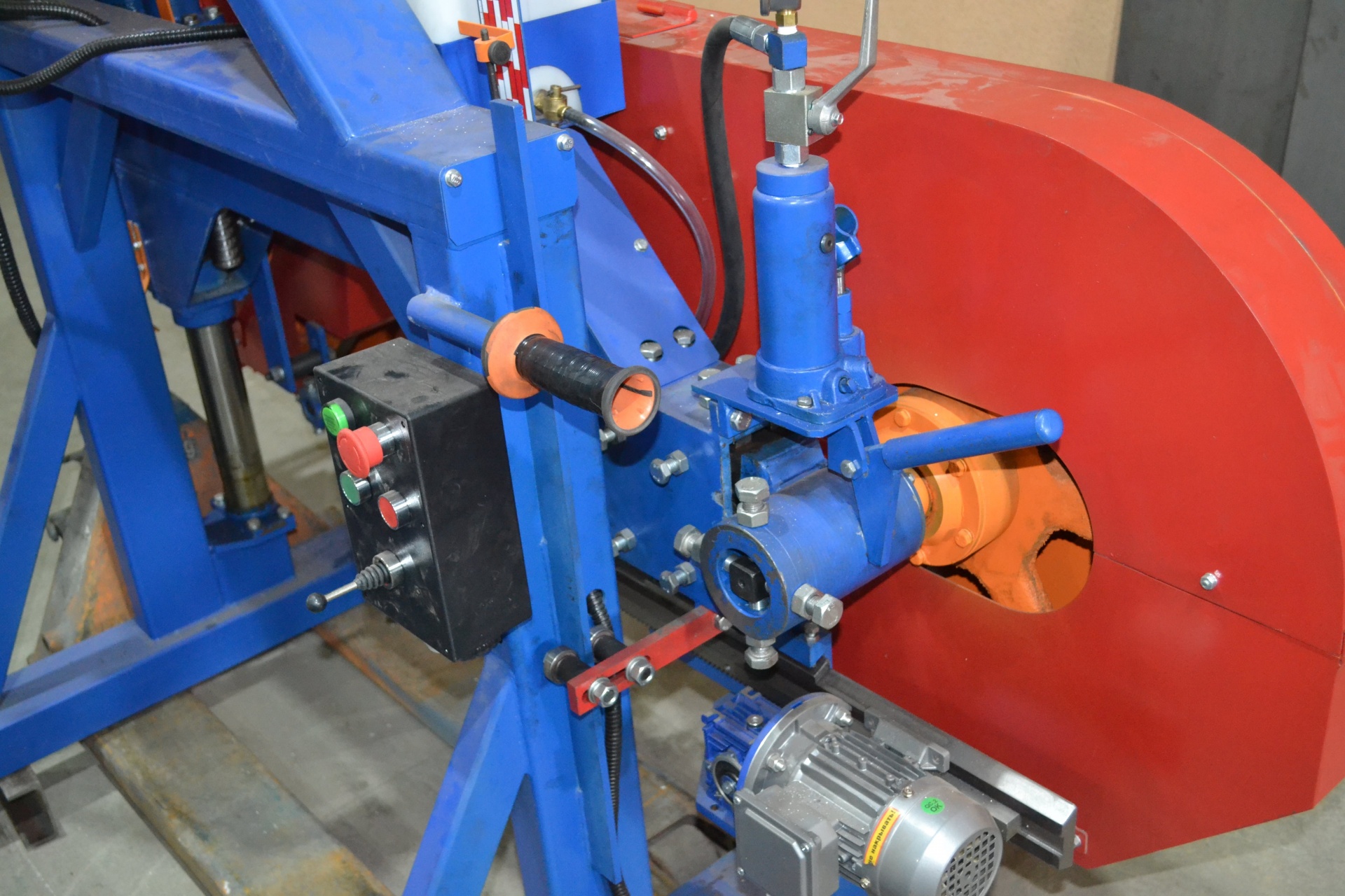 Линейки для ленточной пилорамы кедр. Пилорама twe 6500. Станок ленточнопильный слп-600. Twe пилорама. Ленточная пилорама стингер.