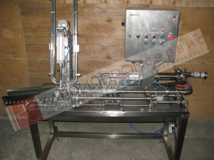 Полуавтоматическая машина для фасовки жидких и вязких продуктов в упаковку типа ЧАБ
